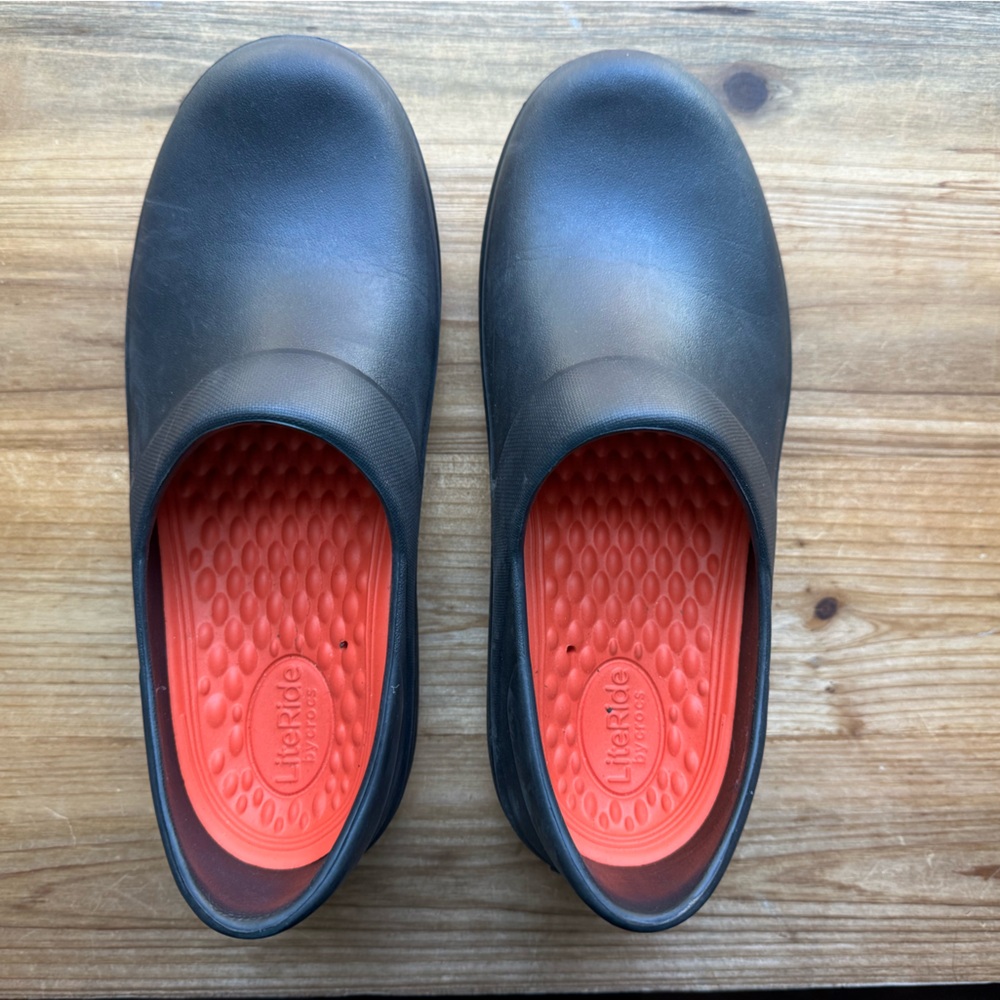 WOMEN'S CROCS WORK NERIA PRO II Black SLIP-RESISTANT CLOGS size 9 - Picture 3 of 6